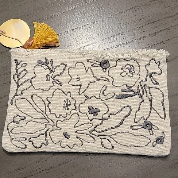 Canvas Pouch NWT* - Picture 7 of 7